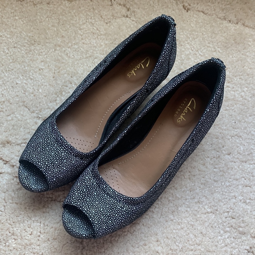 Clarks Artisan ‘Vendra Daisy’ Black Peep Toe Wedge Heel